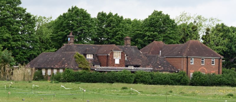File:Udney Park Pavilion 2.jpg